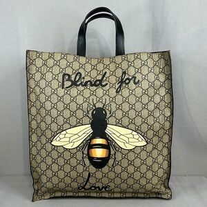 Gucci Black/Beige GG Supreme Canvas Blind for Love Bee Tote